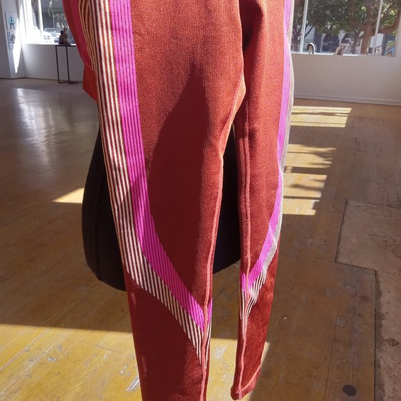 Two-piece rust pink and beige at athletic set - Picture 5 of 10